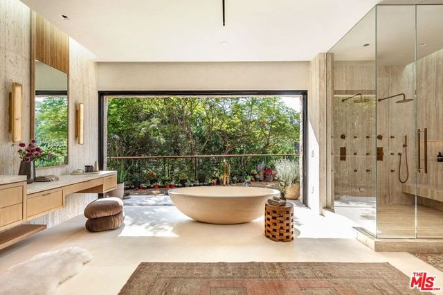 1039 Wallace, Beverly Hills, CA 90210