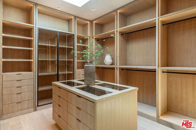 1039 Wallace, Beverly Hills, CA 90210