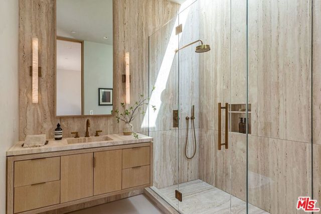 1039 Wallace, Beverly Hills, CA 90210