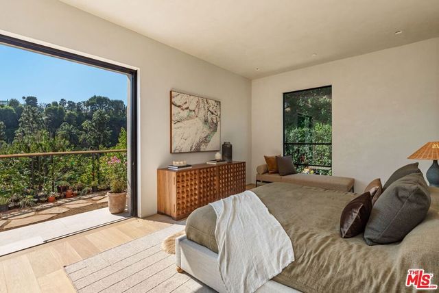 1039 Wallace, Beverly Hills, CA 90210