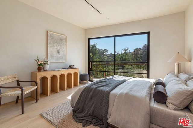 1039 Wallace, Beverly Hills, CA 90210