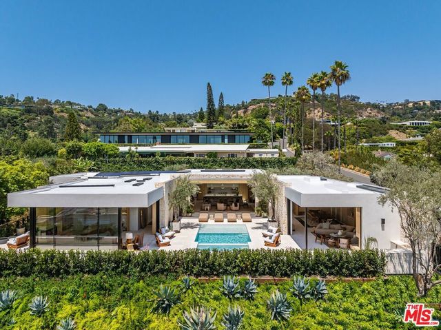 1039 Wallace, Beverly Hills, CA 90210