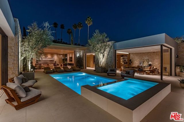 1039 Wallace, Beverly Hills, CA 90210