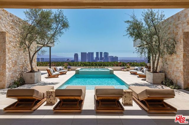 1039 Wallace, Beverly Hills, CA 90210