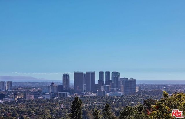 1039 Wallace, Beverly Hills, CA 90210