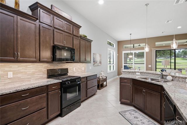 1540 W Caroline Path, Lecanto, FL 34461