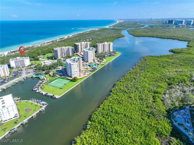 5 Bluebill AVE 108, Naples, FL 34108