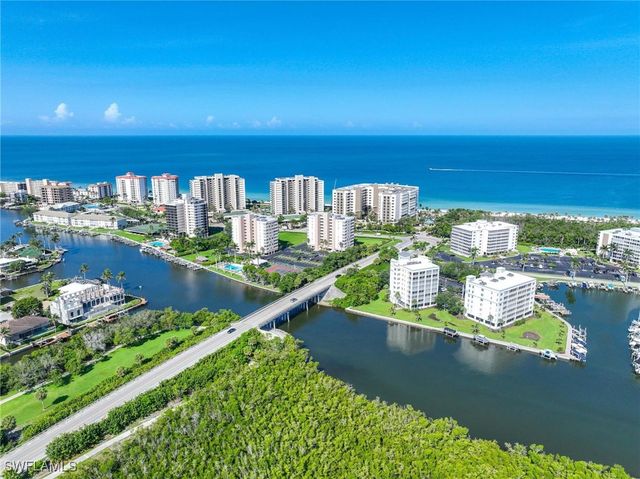 5 Bluebill AVE 108, Naples, FL 34108