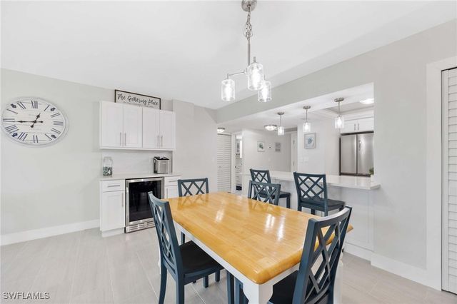 5 Bluebill AVE 108, Naples, FL 34108