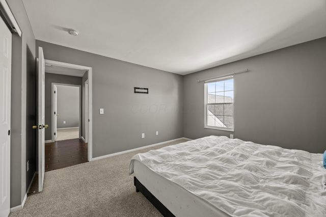 4462 Alameda Drive, Grove City, OH 43123