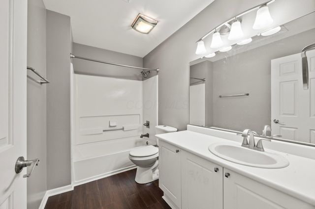 4462 Alameda Drive, Grove City, OH 43123