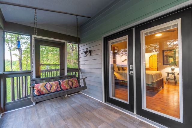 288 Sunny View Drive, Blairsville, GA 30512