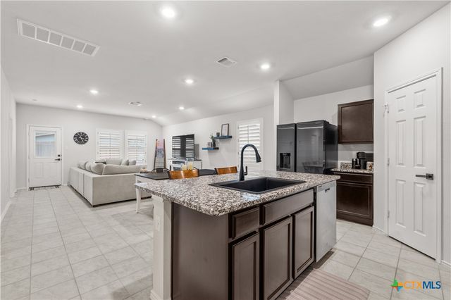 583 Taggart Trail, Jarrell, TX 76537