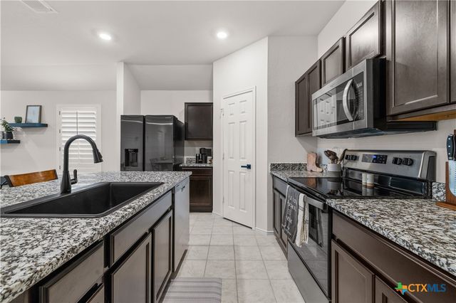 583 Taggart Trail, Jarrell, TX 76537