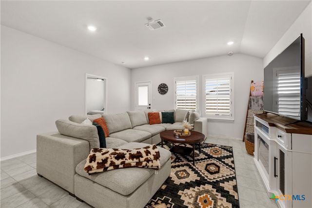 583 Taggart Trail, Jarrell, TX 76537