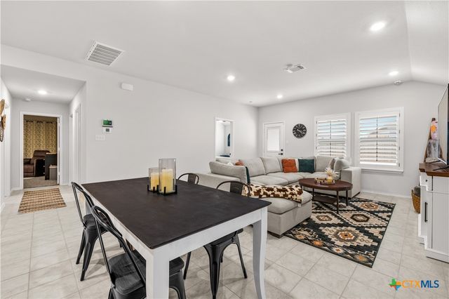 583 Taggart Trail, Jarrell, TX 76537