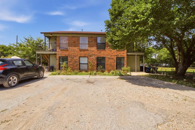 908 Isbell Road D, Fort Worth, TX 76114