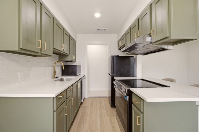 908 Isbell Road D, Fort Worth, TX 76114