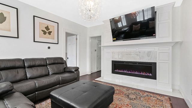 132 Myrtle St 2, Waltham, MA 02453