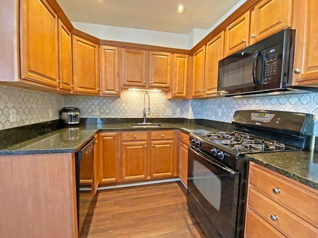 132 Myrtle St 2, Waltham, MA 02453