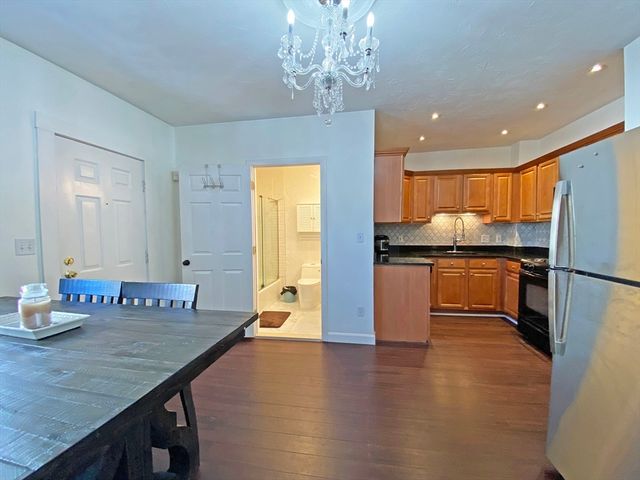 132 Myrtle St 2, Waltham, MA 02453