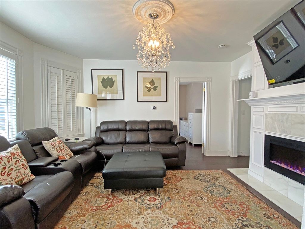 132 Myrtle St 2, Waltham, MA 02453
