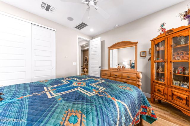 5660 S Wind Cave Trail, Tucson, AZ 85747