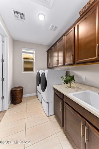 5660 S Wind Cave Trail, Tucson, AZ 85747