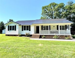 147 Dutchman Road, Harmony, NC 28634
