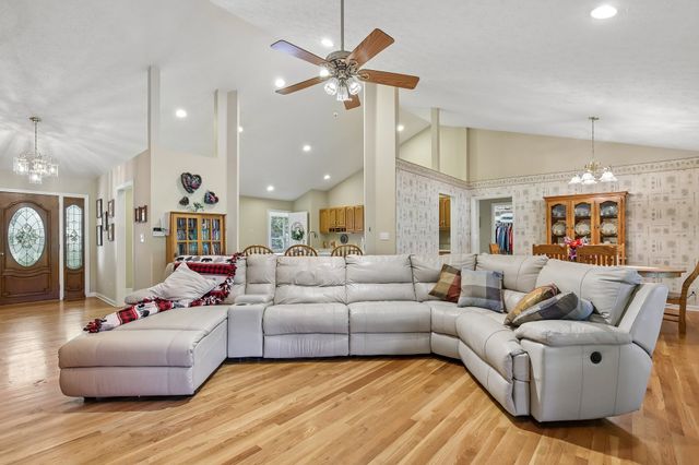 9670 Coles Ferry Pike, Lebanon, TN 37087