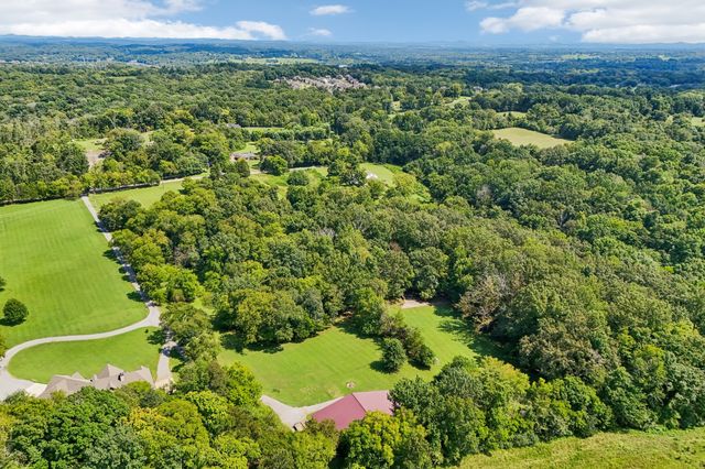 9670 Coles Ferry Pike, Lebanon, TN 37087