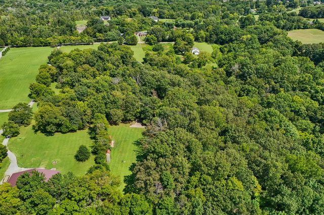 9670 Coles Ferry Pike, Lebanon, TN 37087
