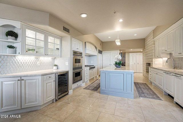 10638 E YEARLING Drive, Scottsdale, AZ 85255