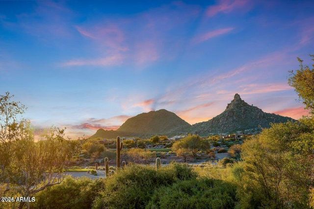 10638 E YEARLING Drive, Scottsdale, AZ 85255