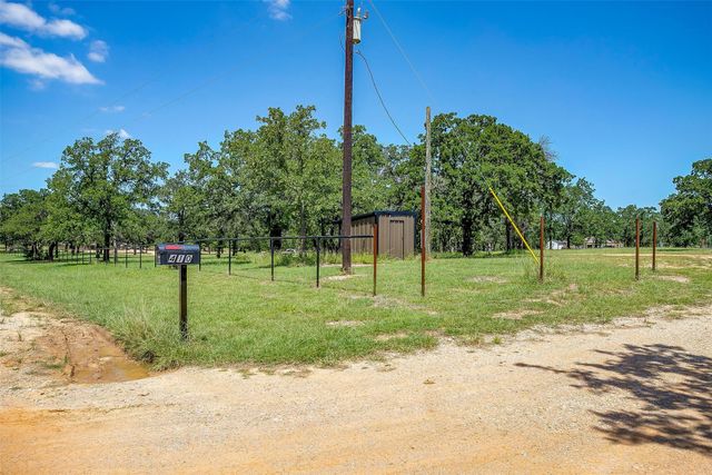 410 Wild Hill Oak Drive, Springtown, TX 76082