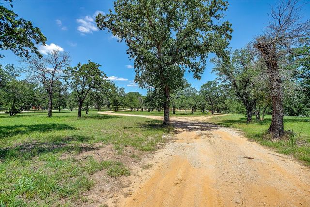 410 Wild Hill Oak Drive, Springtown, TX 76082