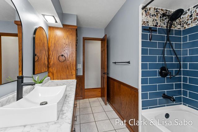 12826 Riley Street, Holland, MI 49424