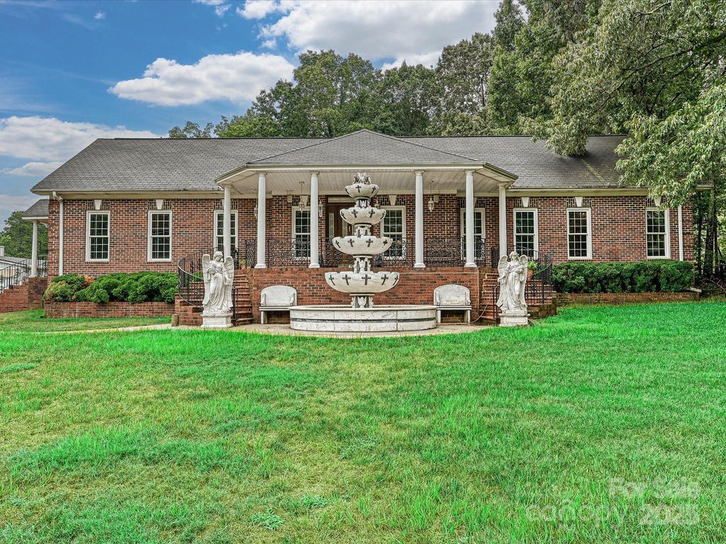 4900 Rocky River Road, Charlotte, NC 28215