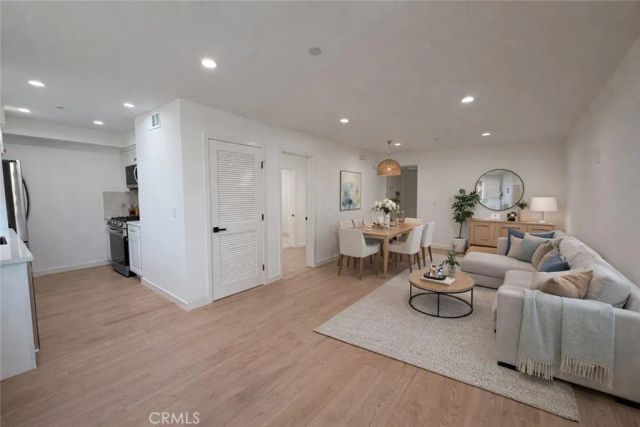 415 N La Fayette Park, Los Angeles, CA 90026