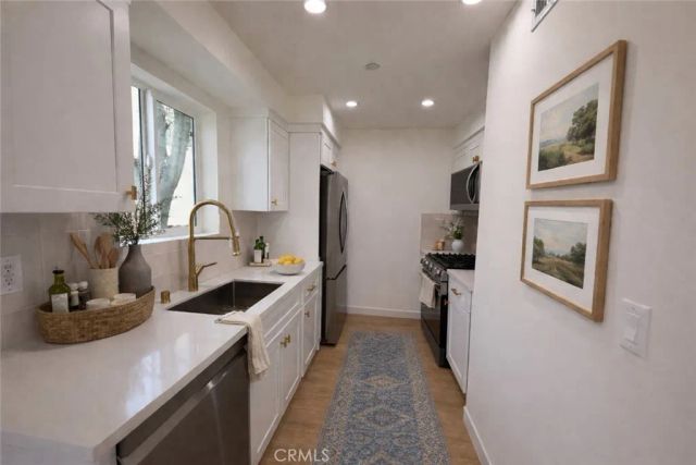 415 N La Fayette Park, Los Angeles, CA 90026