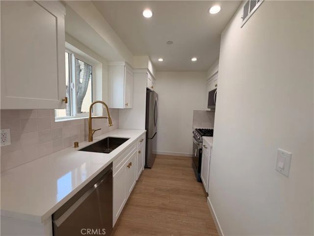 415 N La Fayette Park, Los Angeles, CA 90026