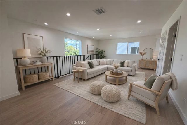 415 N La Fayette Park, Los Angeles, CA 90026