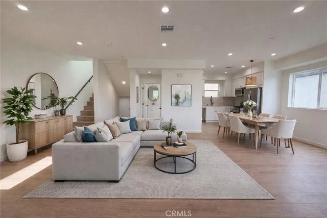 415 N La Fayette Park, Los Angeles, CA 90026