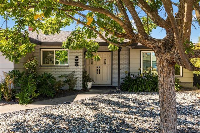 4993 Creek View Way, Sacramento, CA 95841