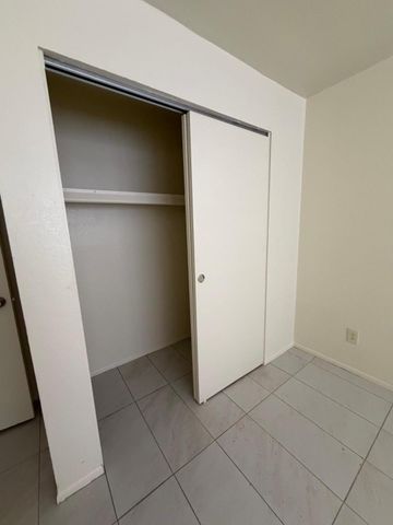 925 S Longmore Apt 101, Mesa, AZ 85202