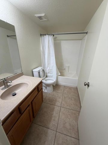 925 S Longmore Apt 101, Mesa, AZ 85202