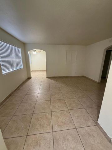 925 S Longmore Apt 101, Mesa, AZ 85202