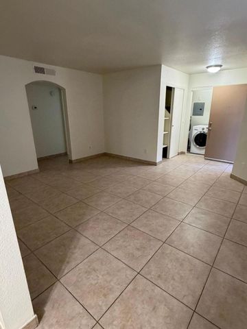 925 S Longmore Apt 101, Mesa, AZ 85202