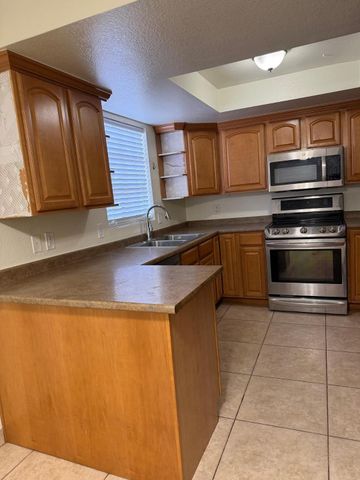 925 S Longmore Apt 101, Mesa, AZ 85202