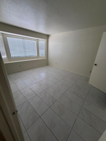 925 S Longmore Apt 101, Mesa, AZ 85202